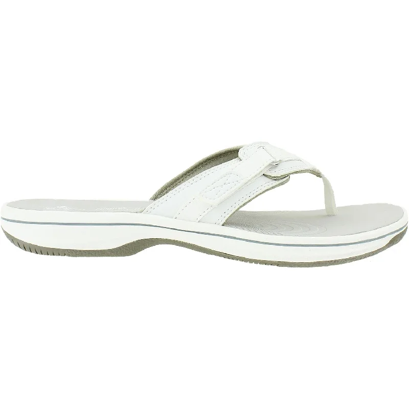 sandals with stylish buckles for design -Women's Clarks Cloudsteppers Breeze Sea White Synthetic