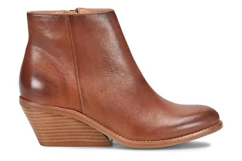 Classic ankle boots for cold and snowy weather-Nina