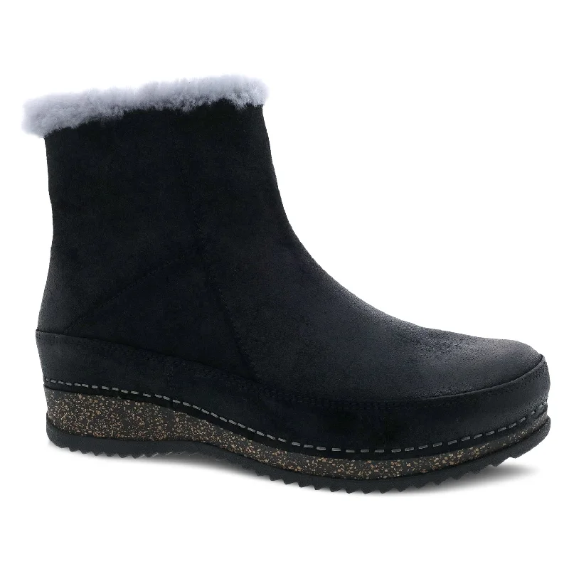 Cozy snow boots with rubber sole for winter hiking-Mitzy