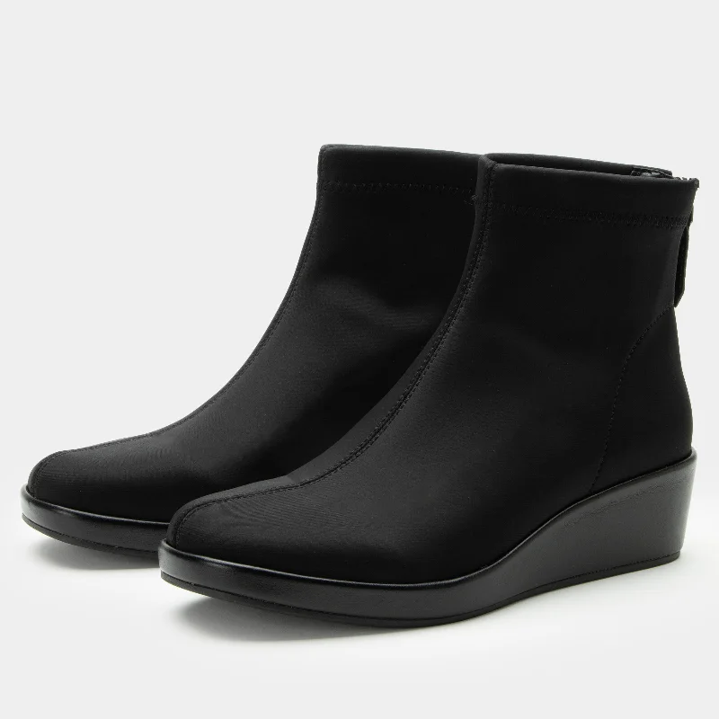 Comfortable boots for cold snow days-Harmoni Black Boot