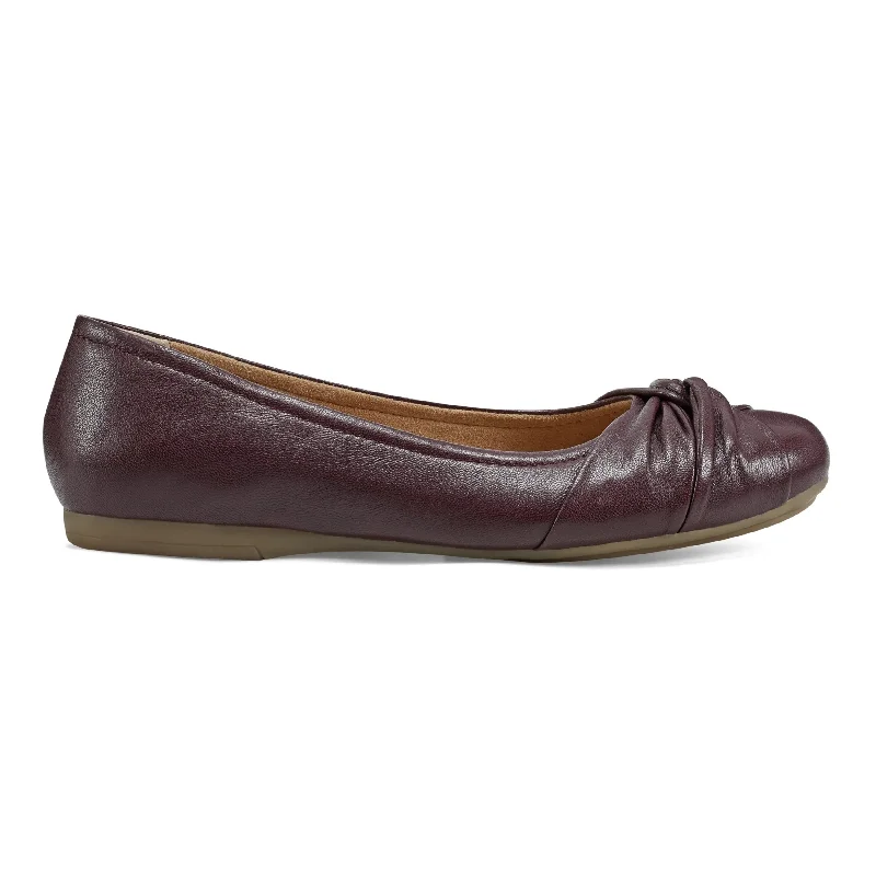 Jacci Lightweight Round Toe Slip-on Dress Flats