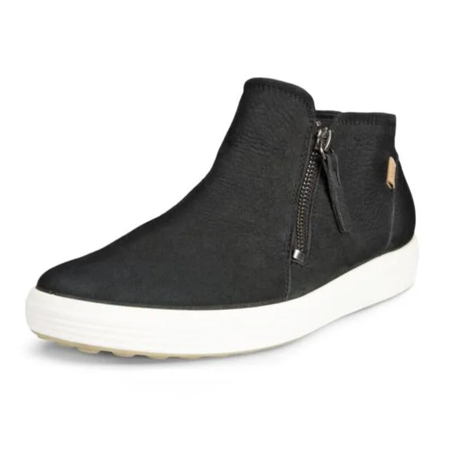 Snow boots with warm lining-Soft 7 Bootie - Black