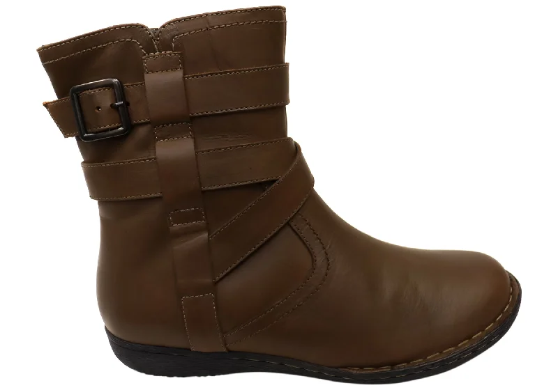 Cozy ankle boots for chilly fall days-Planet Shoes Walker Womens Comfortable Leather Boots