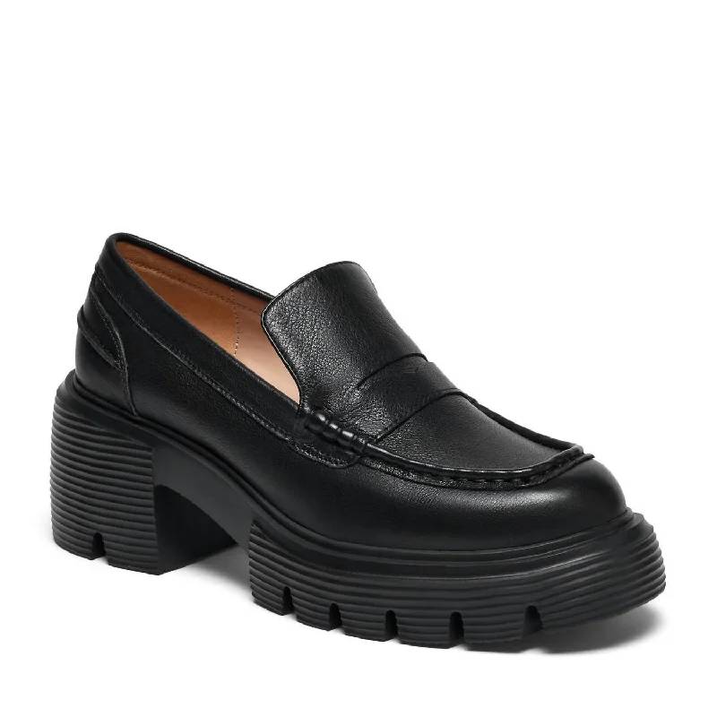 Women's Silvia Loafer In Black