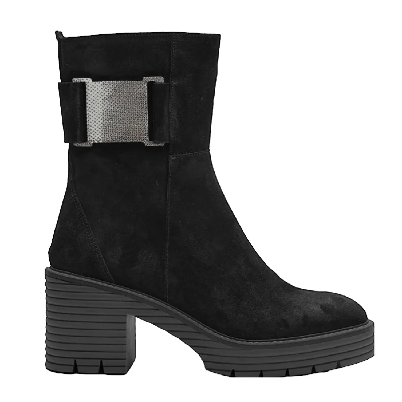 Trendy winter boots for snow with heel-Montez